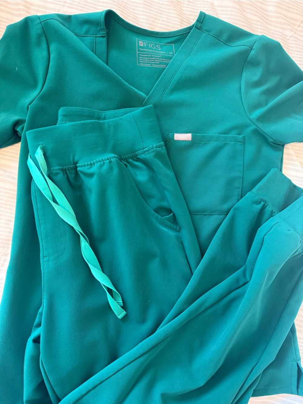 Figs Technical Scrub Top, high waisted joggers
